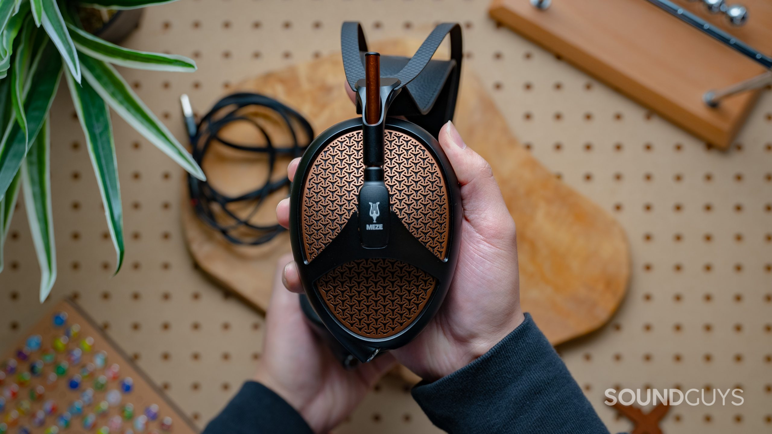 Meze Audio Empyrean back of ear cup